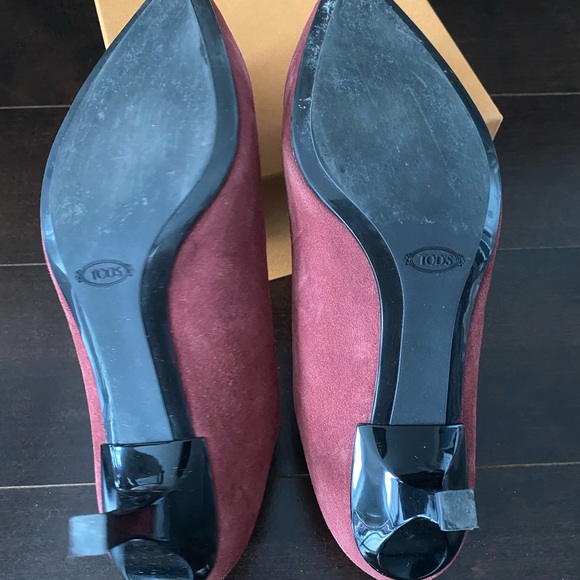 Tod’s Burgundy Kitten Heels - Picture 2 of 3